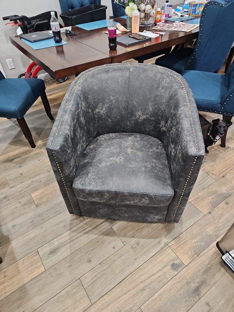 Ashley Furniture Swivel Chair for Sale in Peoria, AZ OfferUp