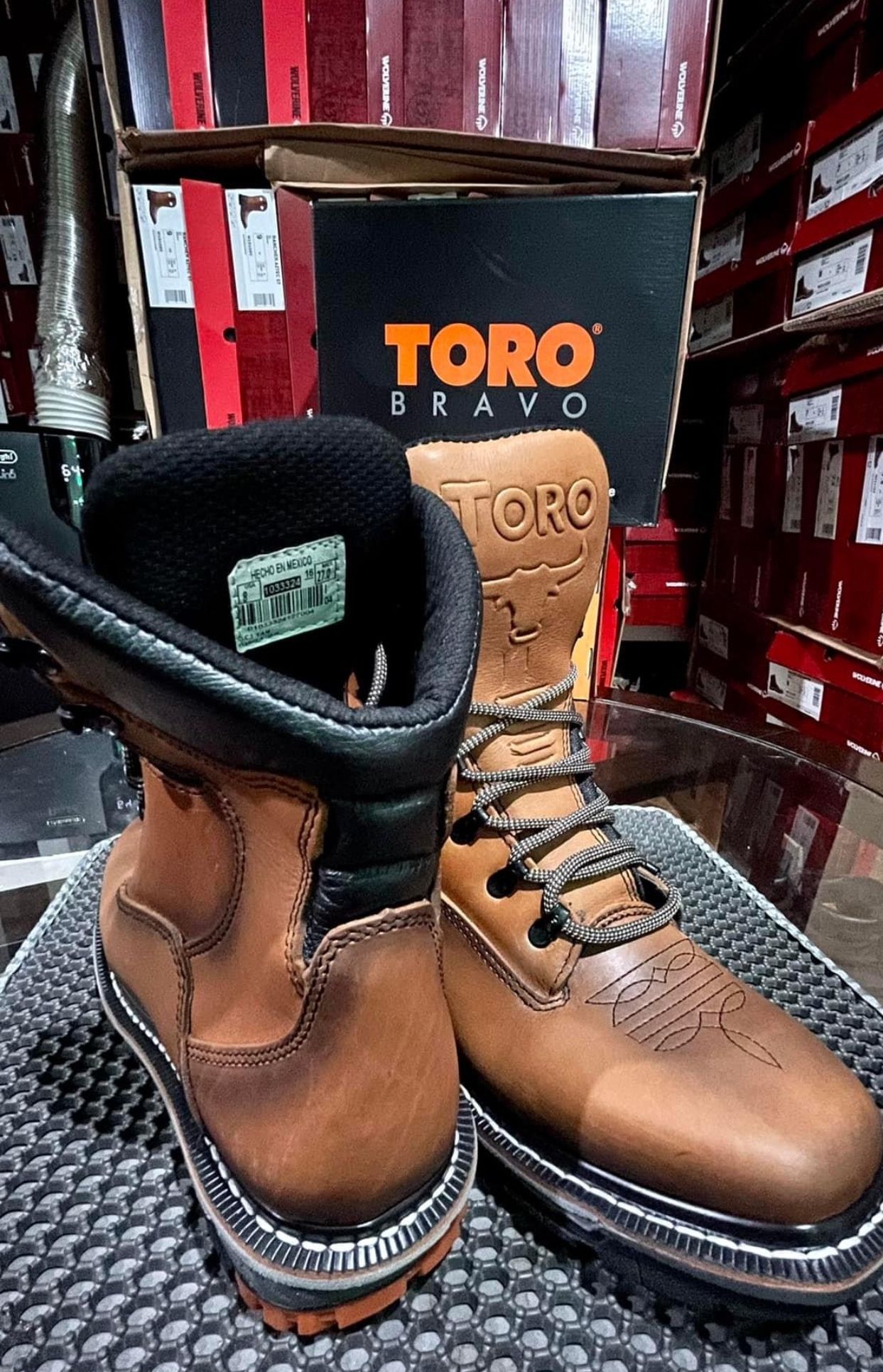 WORK BOOTS 🥾// TORO // Different Sizes available// Servicio a Domicilio Disponible 🚚