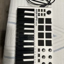 Akai MPK mini MK3 Beat Maker