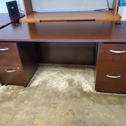 30 X 72 Executive Office Desk $300 (Good Condition)