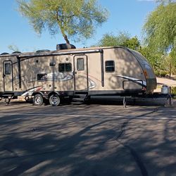 2014 . Travel Trailer One Owner At A Time 