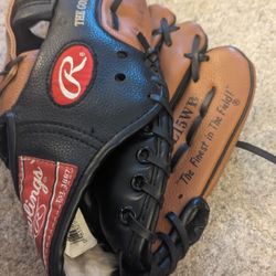 KIDS RAWLINGS LEATHER BASEBALL GLOVE SIZE 10 5 LIKE NEW MAKE OFFER