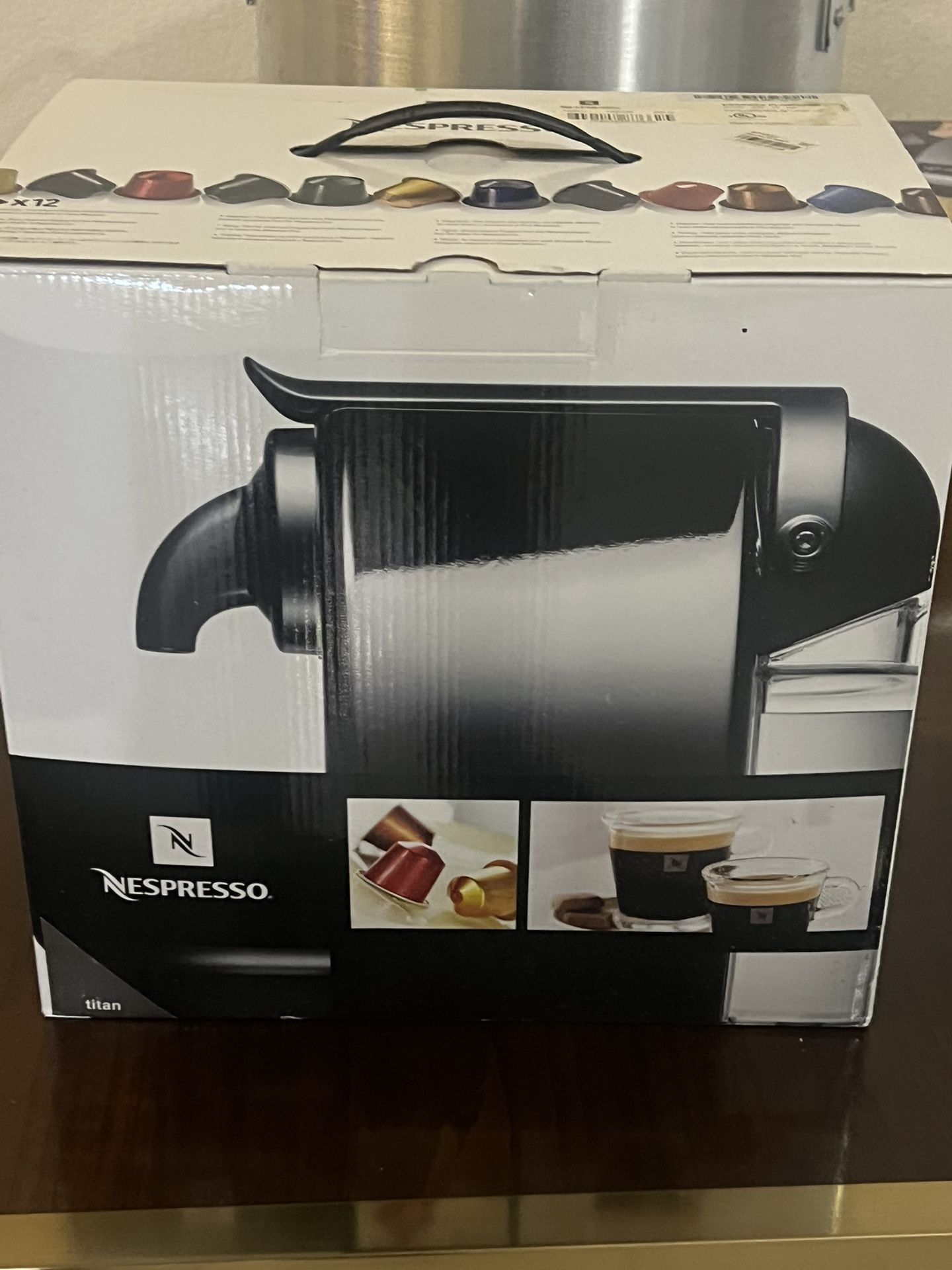 Nespresso Essenza C100