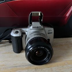 Minolta Maxxum Qtsi 35mm SLR Film Camera