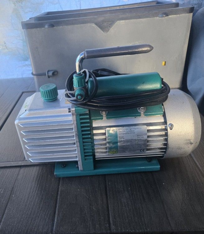 REFCO VACUUM PUMP 5.0 2 STAGES AND PRO SET REFRIGERANT RECOVERY MACHINE