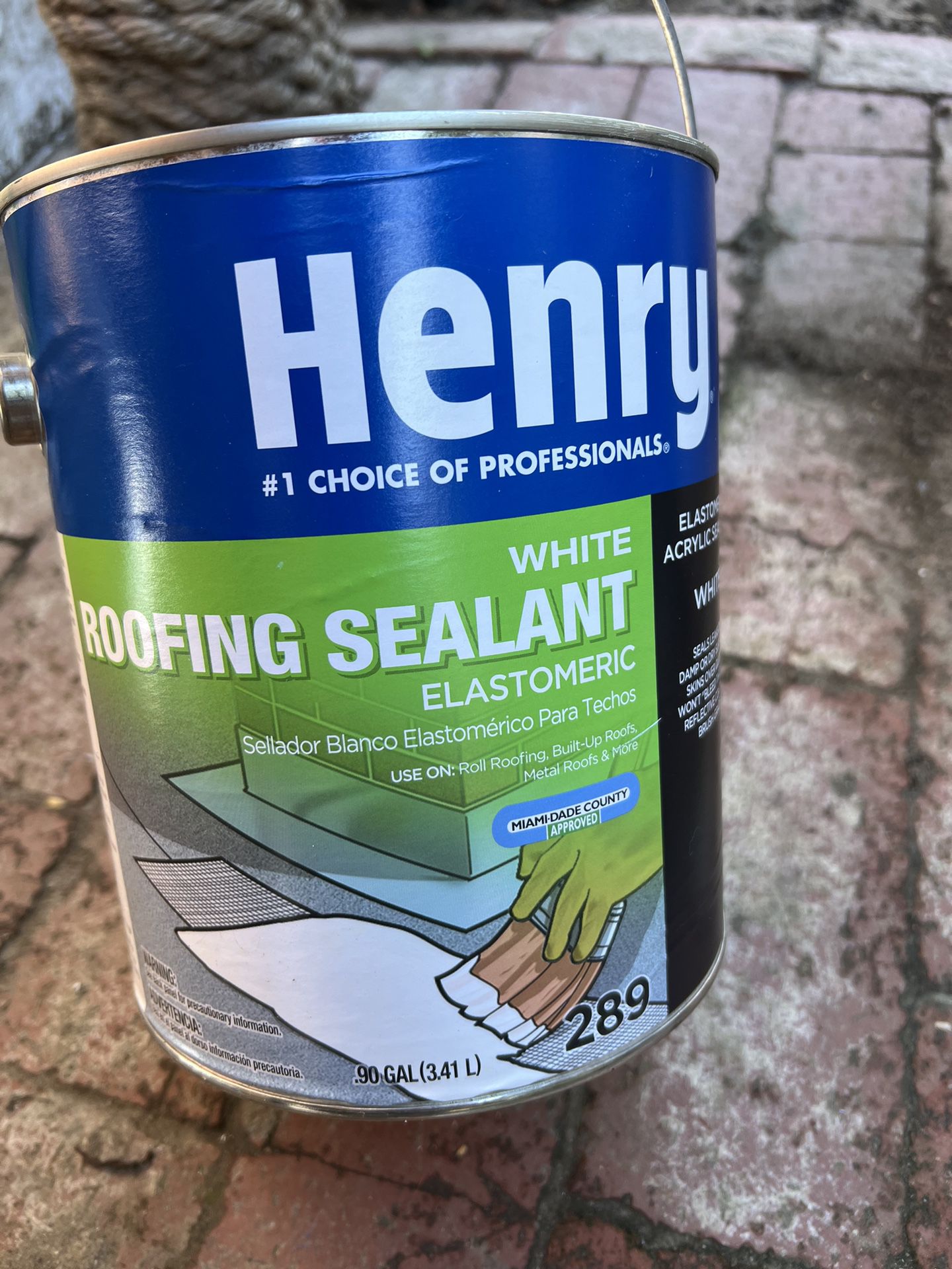 Henry 289 White Roofing Sealant 1 Gallon