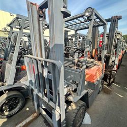 Toyota M5 Forklift 2 Stages 3300 Lbs 