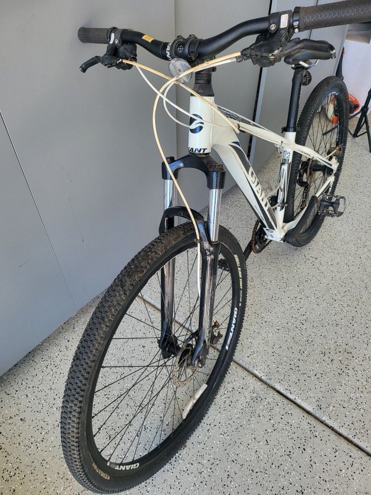 Giant Talon Mountain Bike