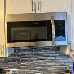 Frigidaire Microwave 