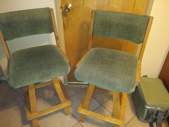 Oak Swivel bar stools
