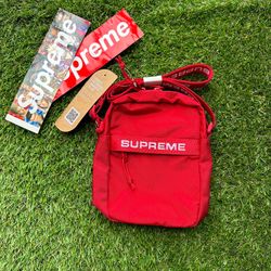 Supreme Shoulder Bag FW22 Red 