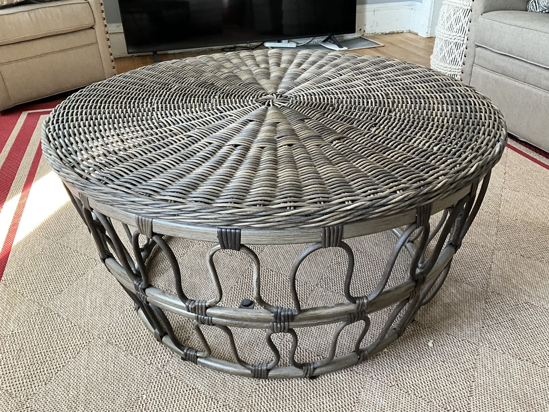 Out Door Wicker Table 