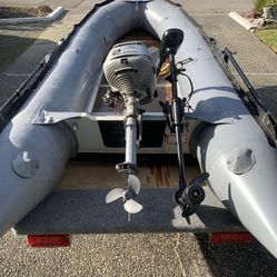 Achilles Inflatable Boat & Honda Two Horse Power 4 stroke & 30Lp Thrust 12V Minnkota