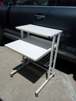 Mobile Rolling Computer Desk Work Station /Workbench Van Nuys
