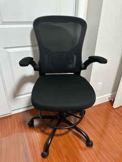 Drafting chair (adjustable height)