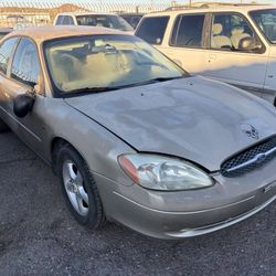 2004 Ford Taurus