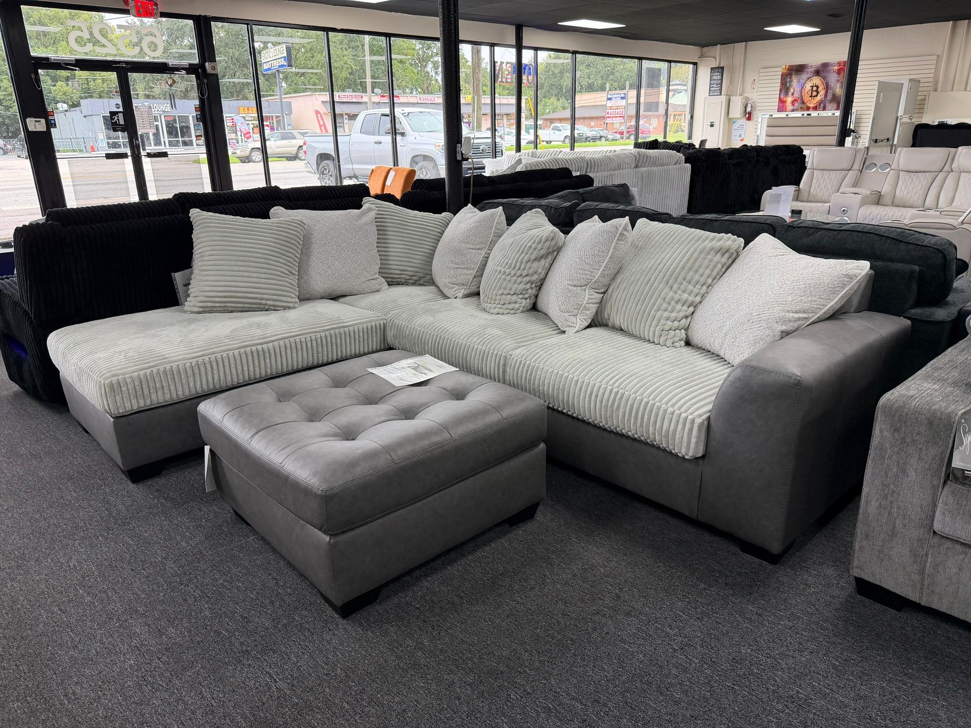 L Shape Sectional. 🚚WE DELIVER🚚