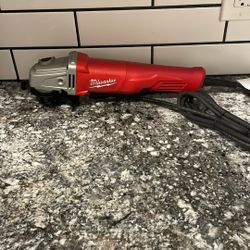 Milwaukee 4 1/5 Angle Grinder  120v 11amp