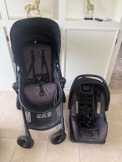 Car seat and stroller completamente nuevo el car seat solo se usó 2 semanas