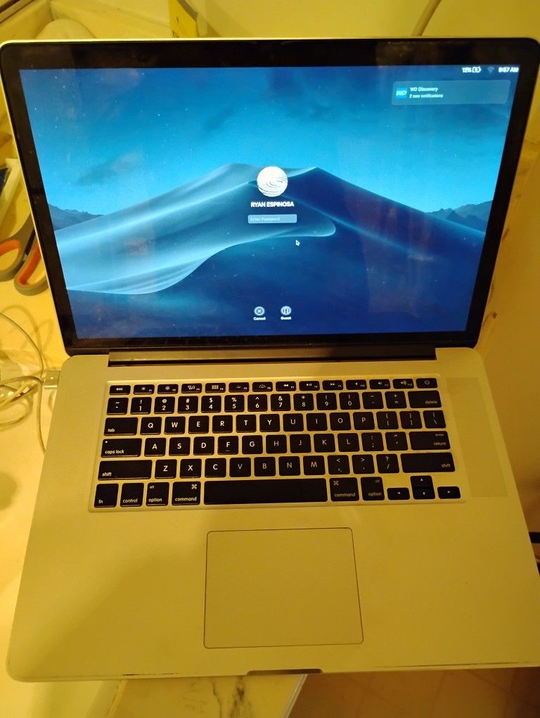 Apple MacBook Pro A1398 15"
I don't have the password or account password.Good screen and battery.