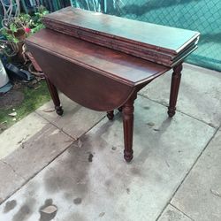 Victorian Era Table With Leafs 200.00