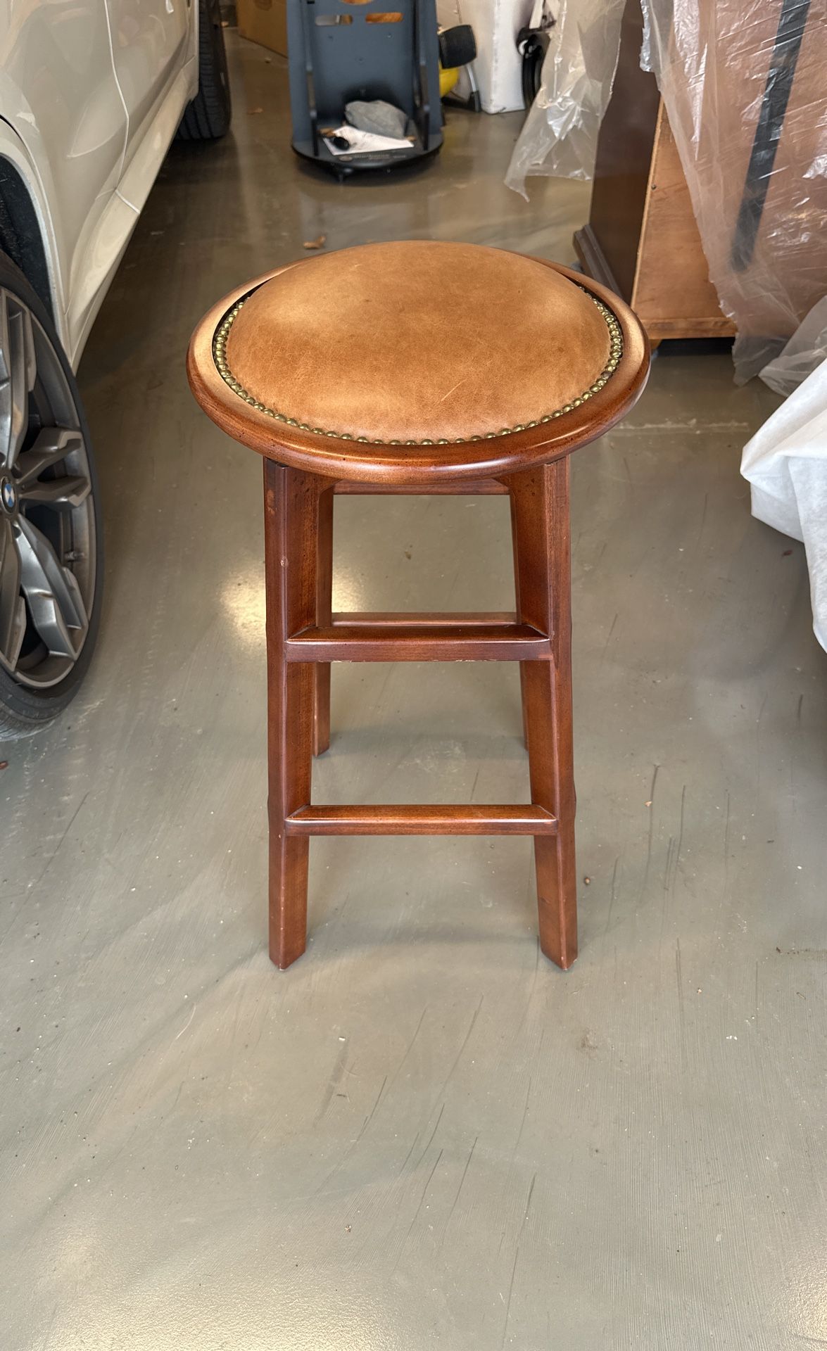 Leather Topped Bar Stool In Good Condition