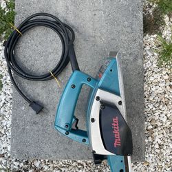 Makita planer with case
