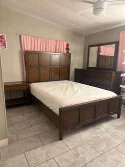 Queen bedroom set