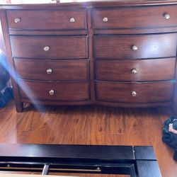 Brown Dresser Drawer In Good Conditions 