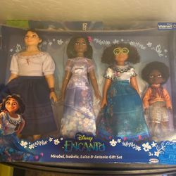 Encanto Barbie 4 Doll Set
