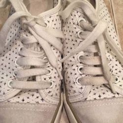 TORY LEATHER SNEAKERS SIZE 6