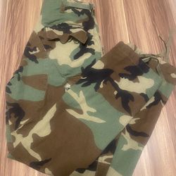 Army camo pants                                              M