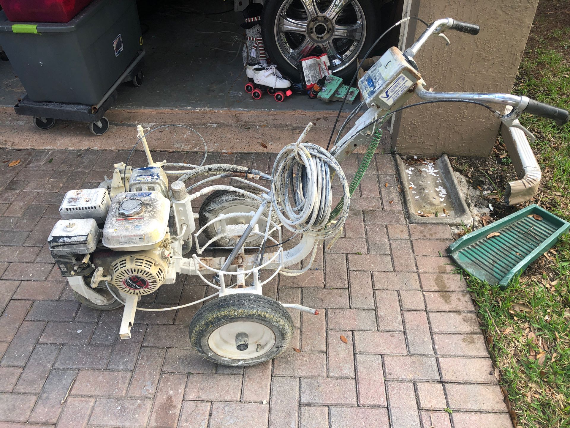 Graco linelazer 3400 walk behind line striper ... used just serviced.