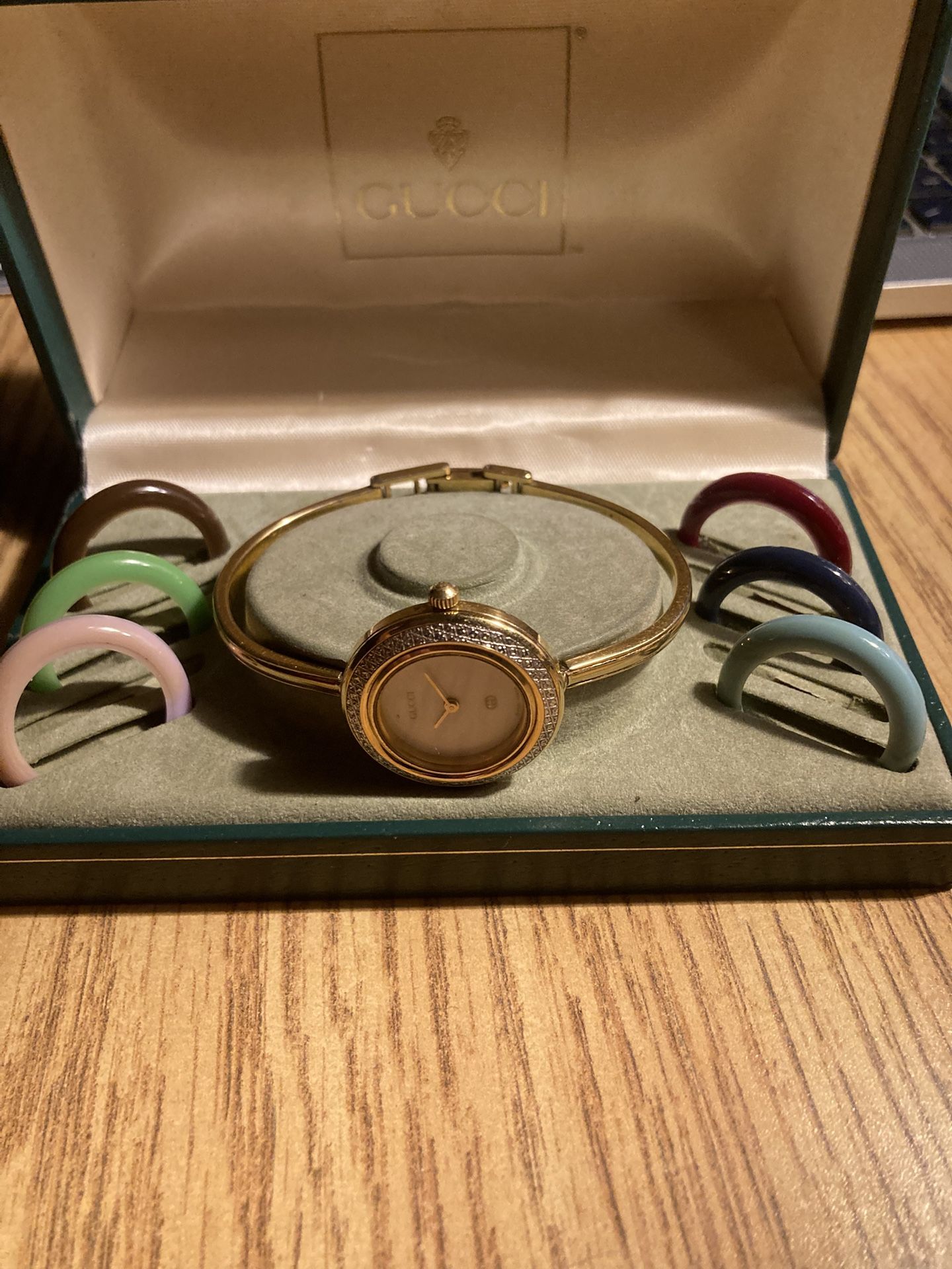 Gucci Ladies Watch With Assorted  Interchangeable Bezels 