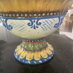 Sunflower salad bowl with serving spoons
