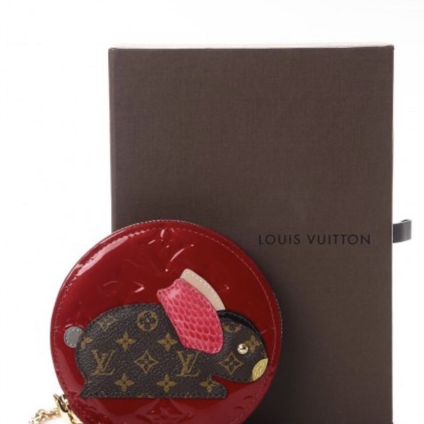 Louis Vuitton Fleur De Monogram Bag Charm for Sale in Oakbrook Terrace, IL  - OfferUp