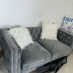 Grey Diamond Tufted Couch With Pillows Included