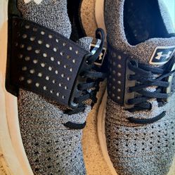 Ladies Under Armor Running Shoes 