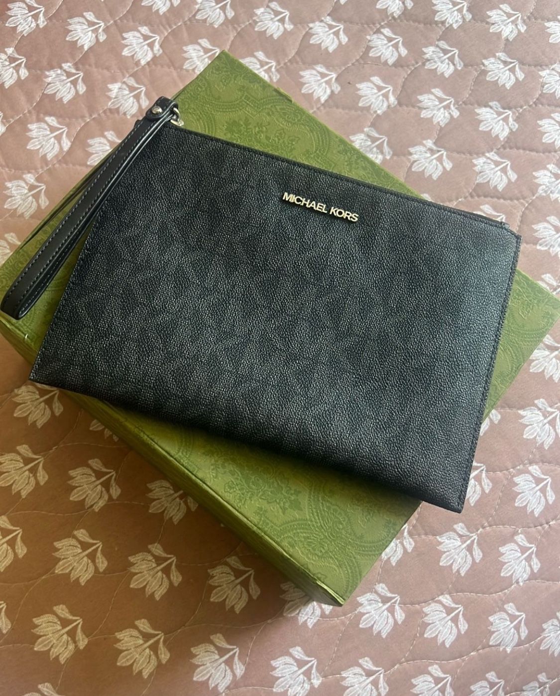 Michael Kors Wristlet