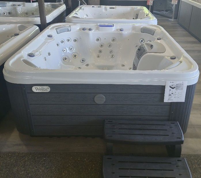New-Wellis Houston Life Spa-Hottubs