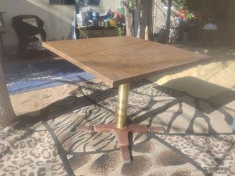 VINTAGE TABLE
