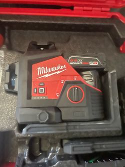 Milwaukee M12 Self-Leveling Cross Line Laser