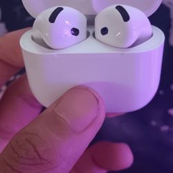 Airpod 4's With Noice Cancelation 