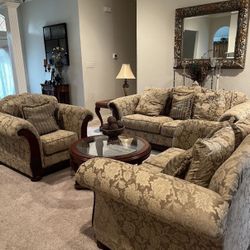 Beautiful 3 Piece Living Room set with matching center table, 2 matching small tables and 2 Lamps. 