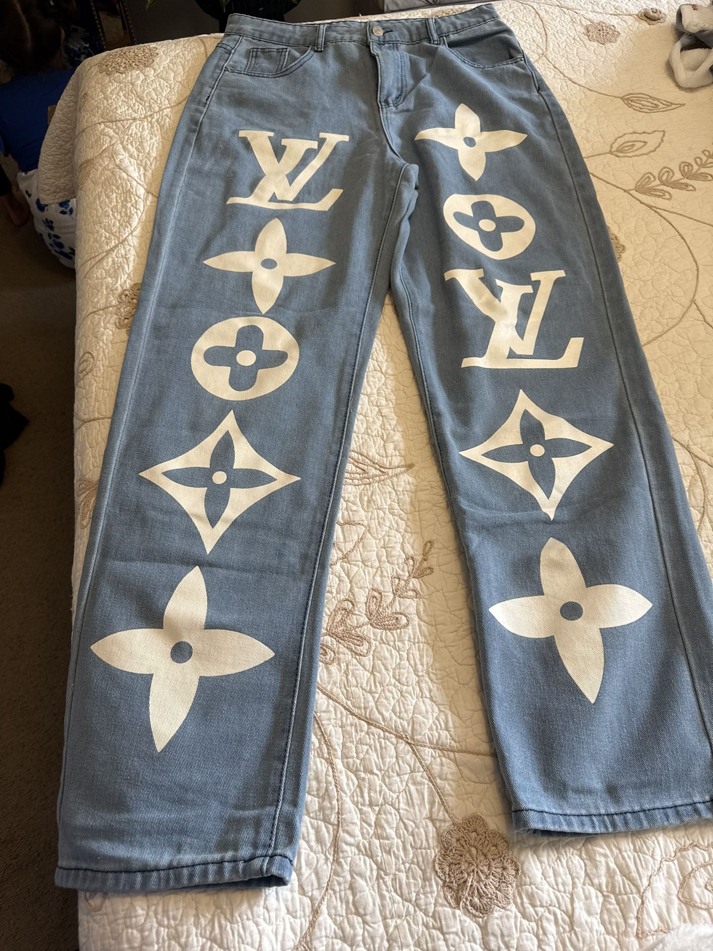 LV pants size XL new