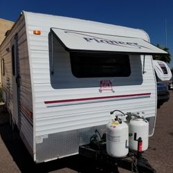 2004 Pioneer Travel Trailer