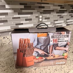 16-Piece Knife Set – Never Used, In Box 