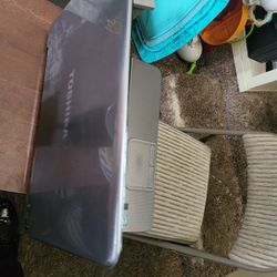 Vendo Esta Laptop Toshiba.