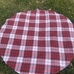 Beautiful round checkered tablecloth