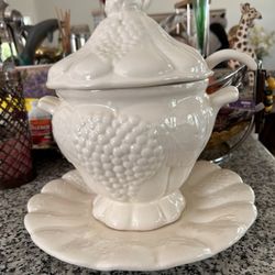 4 Piece  Ceramic Soup Tureen. 